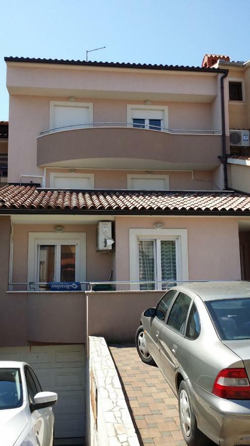 Twins Apartment Pula Bagian luar foto
